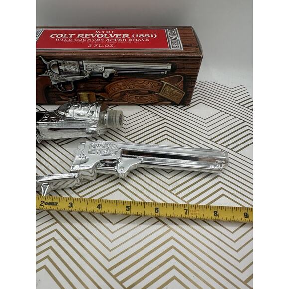Vtg. Avon Colt Revolver (1851) With “wild Country”After Shave Cologne Full - Picture 3 of 4